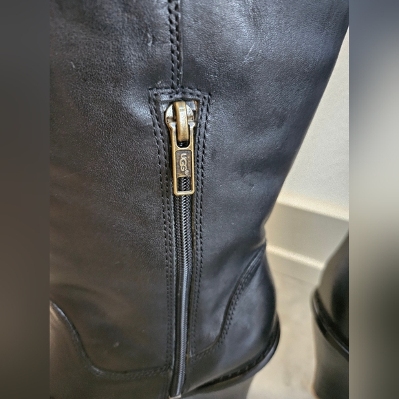 UGG Sidonie Boots - Picture 6 of 14